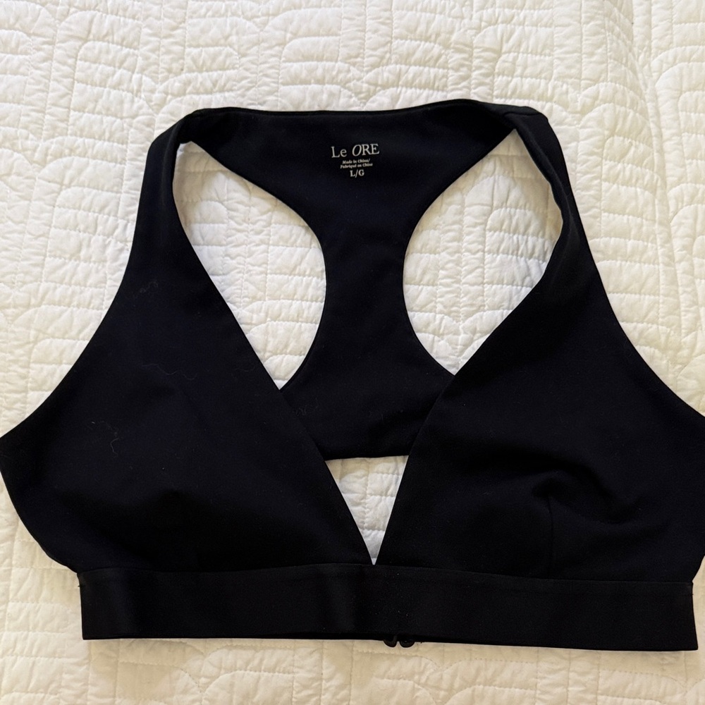 Le Ore Black Sports Bra